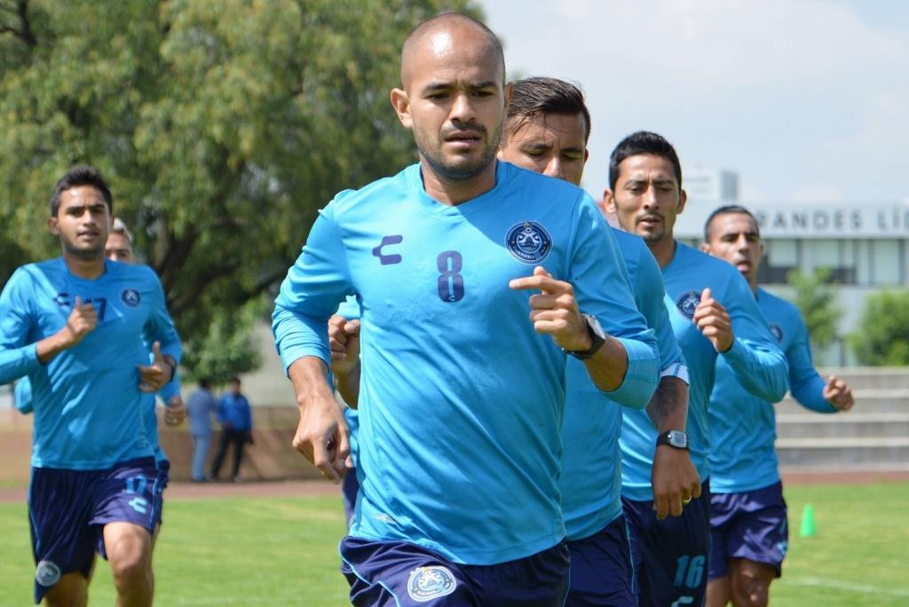 Francisco Acuña entrena con el Puebla pese a no contar con contrato vigente. (Especial)