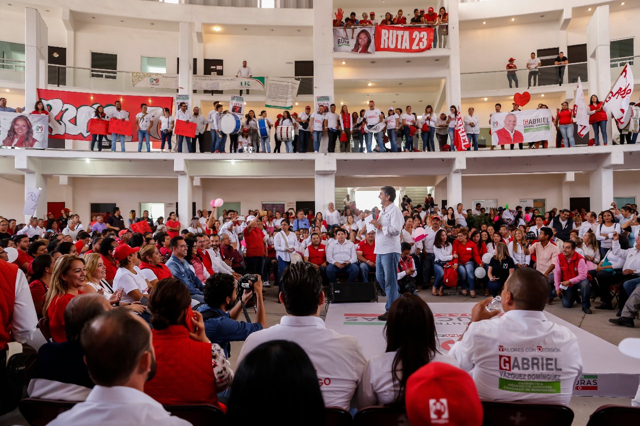 Durante el encuentro político. (Especial)
