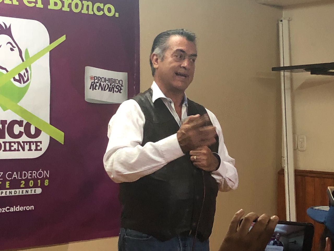 Jaime Rodríguez Calderón durante su encuentro con empresarios y líderes comunitarios de Parral, Chihuahua/Karina Palacios