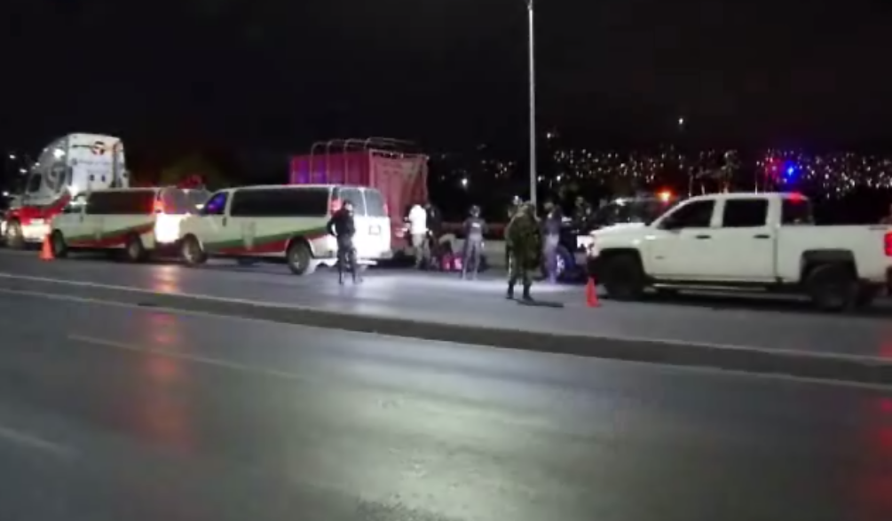 La movilización provocó el cierre de dos carriles de la avenida Garza Sada, en dirección del norte a sur. (Foto: Especial)