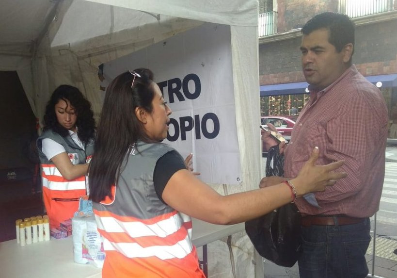 El centro de acopio se encuentra en el Zócalo capitalino y opera en un horario de 09:00 a 18:00 horas. (Twitter @SPCCDMX)