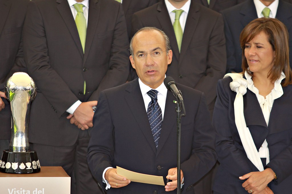 Felipe Calderón critica bajo rendimiento del Tri (Imago7)