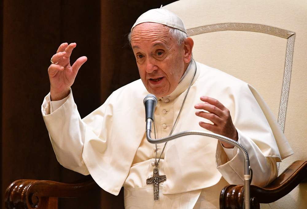 El papa Francisco advirtió que el cambio climático amenaza con destruir la humanidad. (AFP)