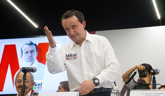 Mikel planteó mejorar las condiciones laborales de los trabajadores de la administración de la CdMx. (Cuartoscuro)