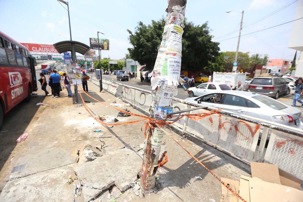 En el sitio donde se dio el accidente el miércoles se han presentado otros anteriormente con unidades pesadas que quedan sin frenos. (Nacho Reyes)