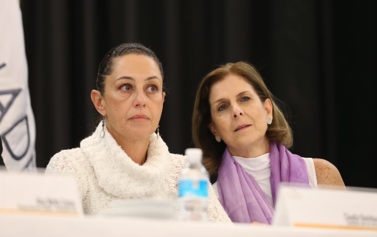 Claudia Shenibaum se reunió con integrantes de la Canadevi. (Jorge González)