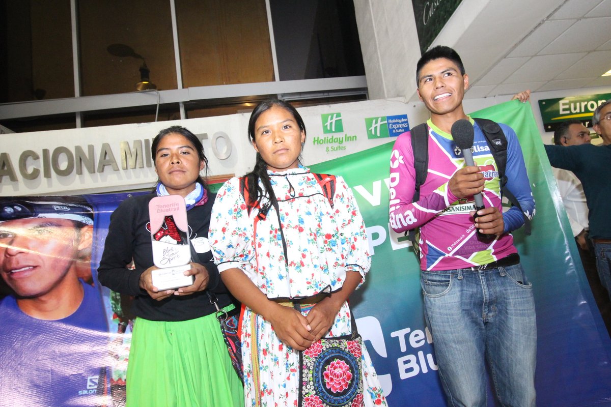Los tres hermanos participaron en el Ultramaratón Tenerife Bluetrail. (Tomada de @ComSocChi)
