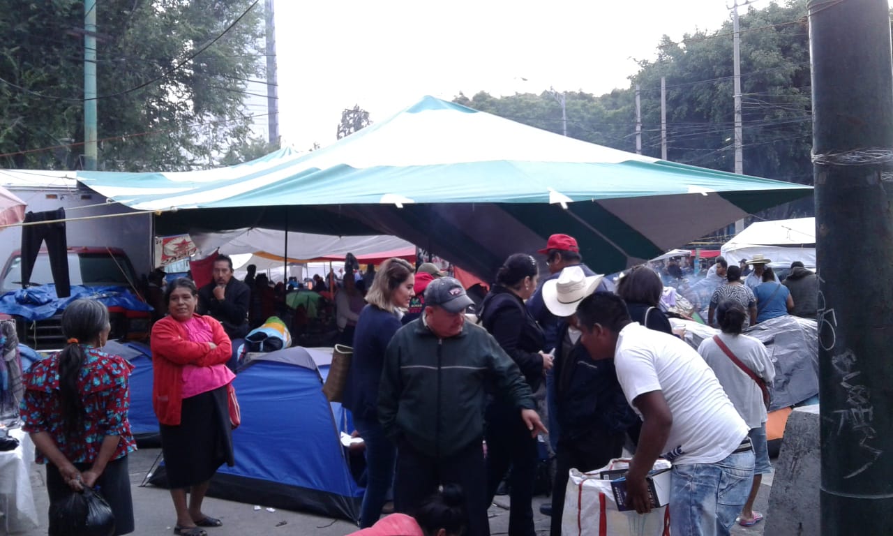 Los manifestantes complican el paso debido a la instalación de casas de acampar(Especial)