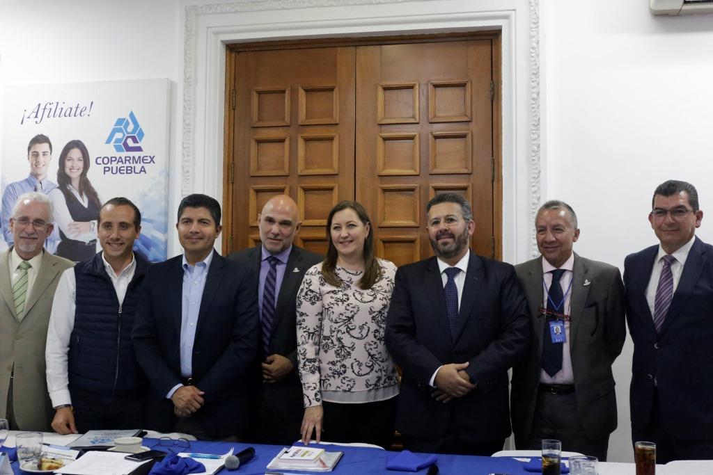 Al encuentro también asistió el aspirante a la presidencia municipal de Puebla, Eduardo Rivera Pérez. (Mireya Novo)