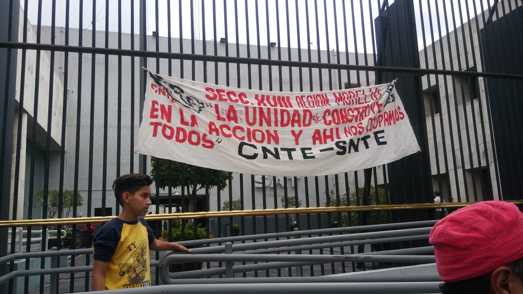 Los maestros alistan un mitin frente a este edificio. (Francisco Mejía)