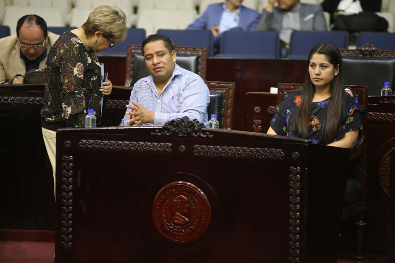 Semot debe salir y aclarar si Julio Menchaca tiene o no concesiones del transporte. (Jorge Sánchez)