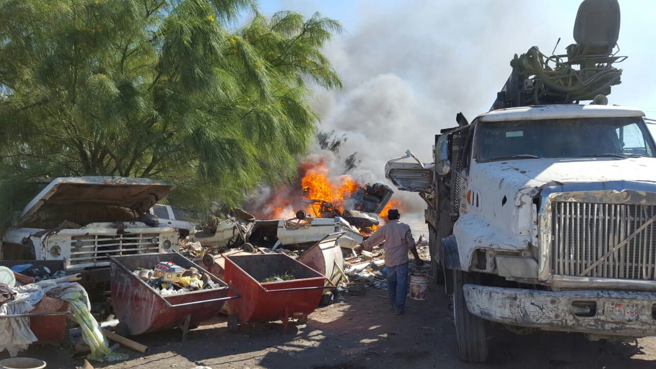 Al lugar asistieron policías, bomberos y Protección Civil. (Especial)