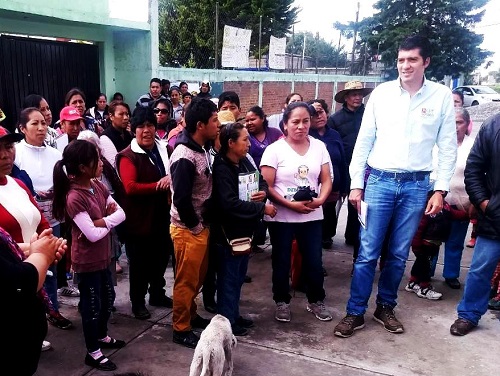 Durante su encuentro con ciudadanos. (Especial)