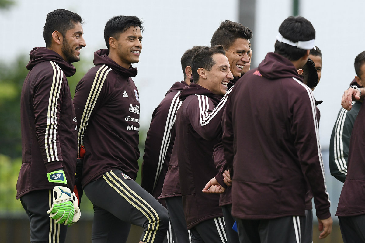 Jugadores del Tri en un entrenamiento previo a su debut en el Mundial (Imago7)