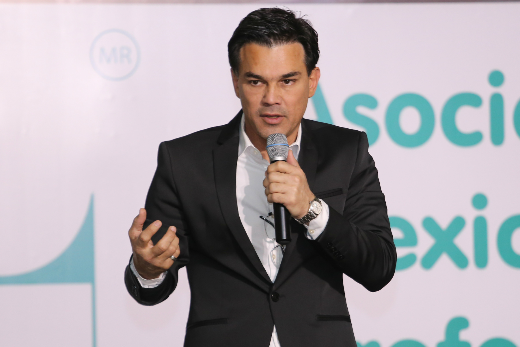 El candidato a la alcaldía de Monterrey por 'Juntos Haremos Historia', Pato Zambrano. (Foto: Roberto Alanís)