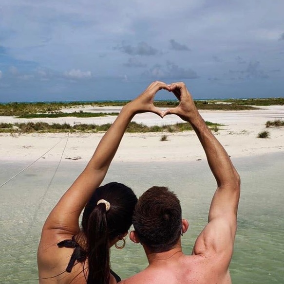 Héctor Herrera y su esposa (Instagram @shanmayo)