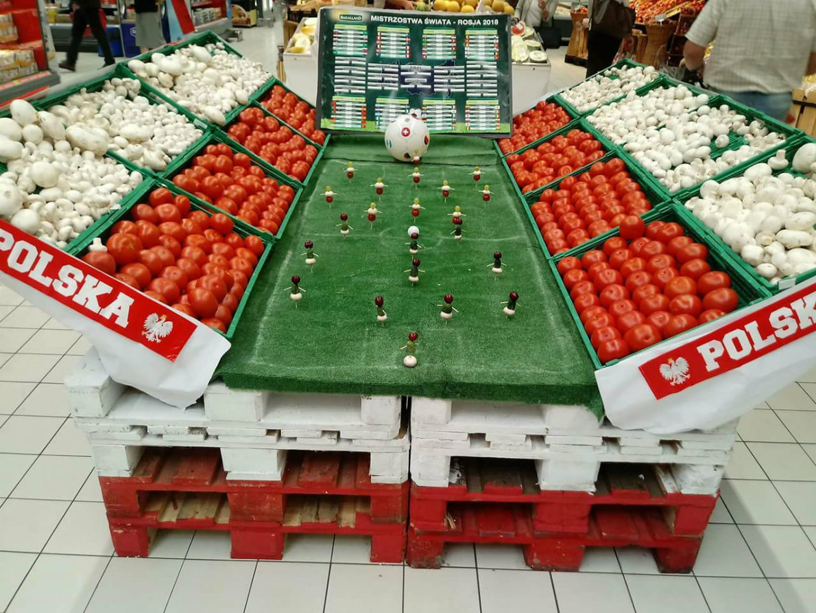 El homenaje de un supermercado polaco a Rusia 2018 (Twiter @JakubKrupa)