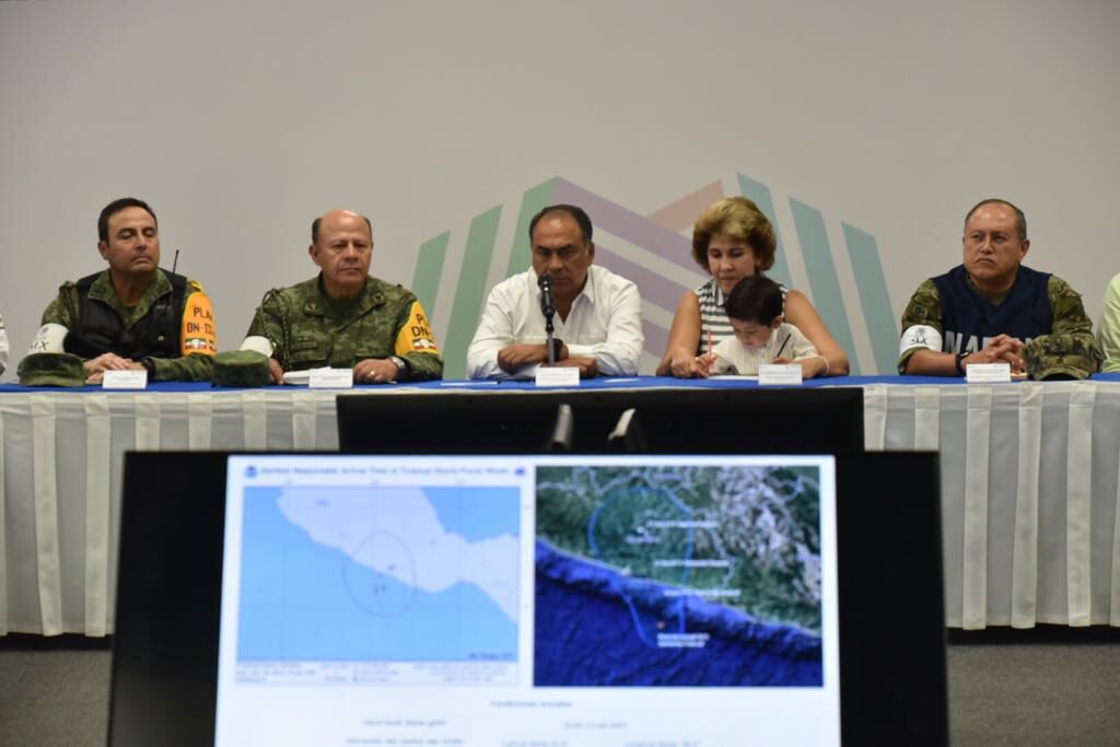 Las autoridades llevaron a cabo la tercera sesión de Protección Civiol. (Tomada de PC_Guerrero)
