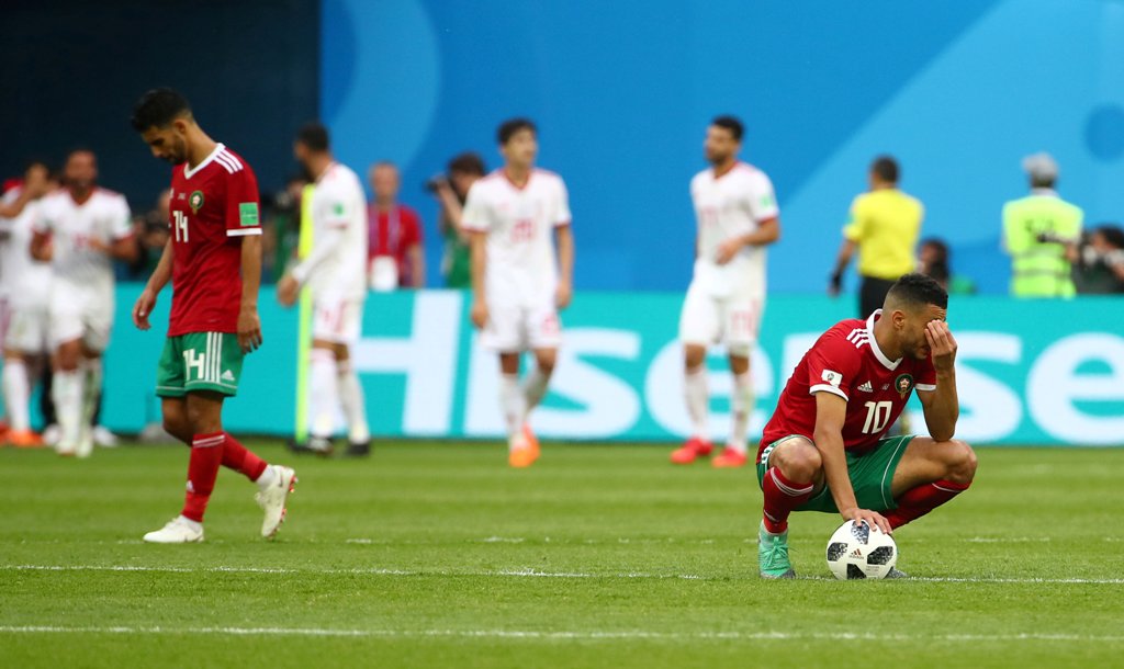 Aziz Bouhaddouz tras anotar un autogol contra Irán (Reuters)