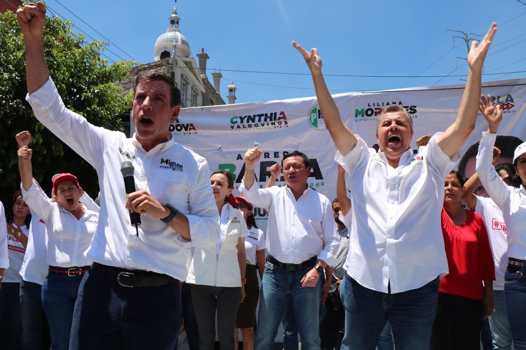 Los priistas iniciaron su acto con una caminata en el centro de Tlaquepaque (Cortesía)