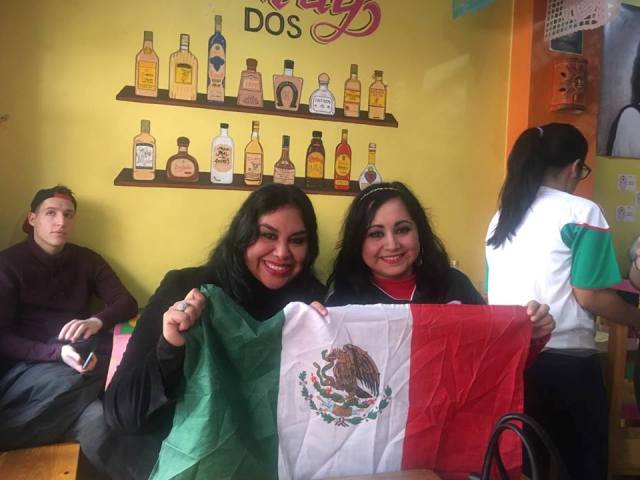 Mexicanos disfrutaron la victoria de la selección.