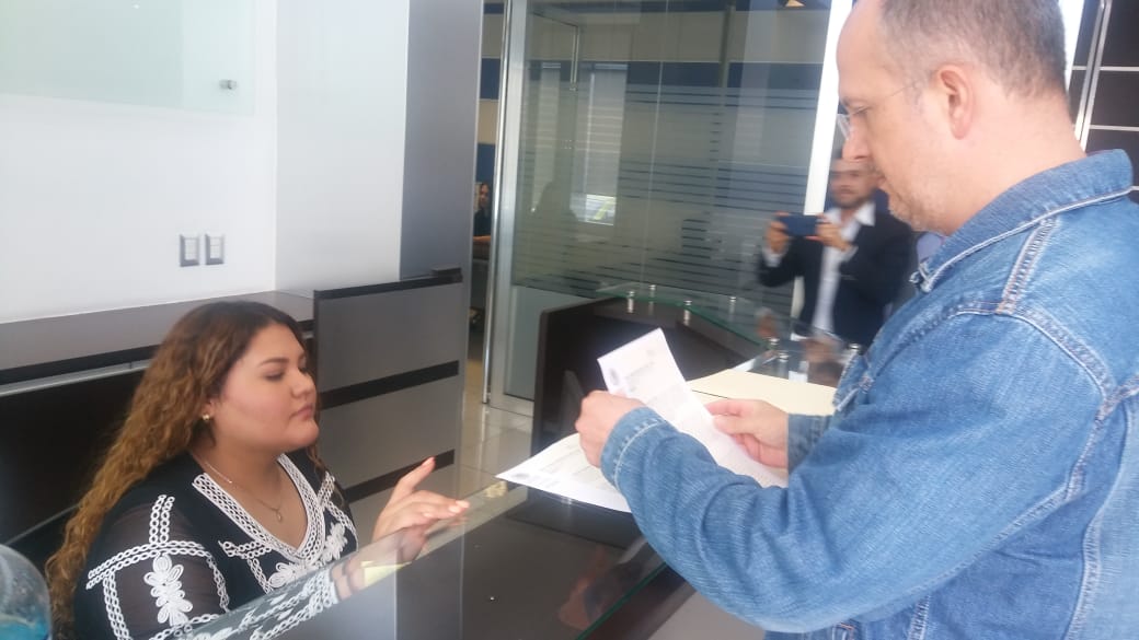 Augusto Valencia presentó la denuncia ante la Fiscalía Especializada en el Combate de la Corrupción del estado de Jalisco. (Arturo Ramírez Gallo)