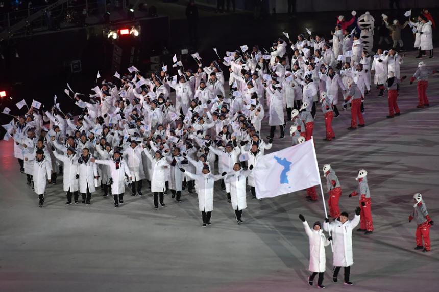 Las dos Coreas desfilando juntas en los Juegos Olímpicos de Pyeongchang 2018 (AFP)