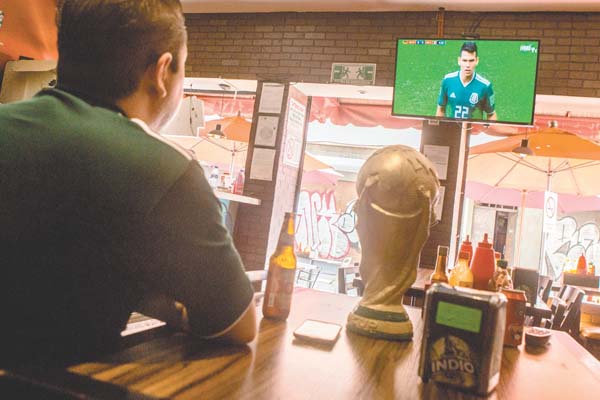 Los establecimientos comerciales y restaurantes se beneficiaron con los juegos de ayer.
