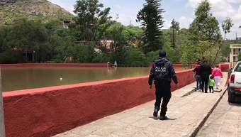 La Policía de Guanajuato capital vigila la presa de la Olla. (Foto Carlos Olvera)