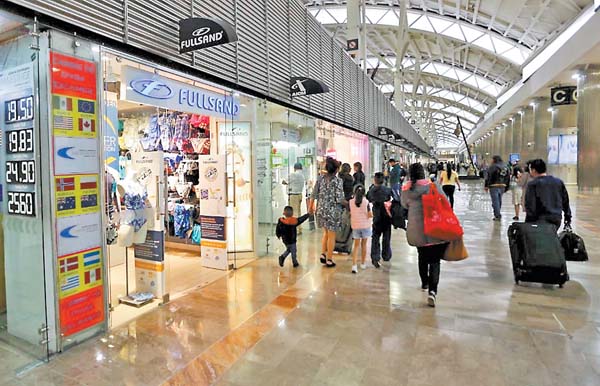 Suman 12 mil personas que obtienen su ingreso directamente de aeropuerto.