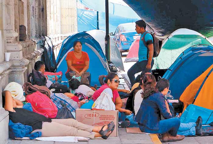 Cumplen un mes las protestas de la coordinadora en la entidad. (Foto: Luis Alberto Cruz)