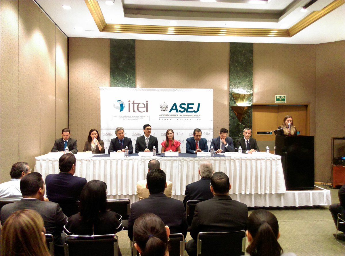 Firma de convenio de colaboración entre la ASEJ y el ITEI. (Cortesía)