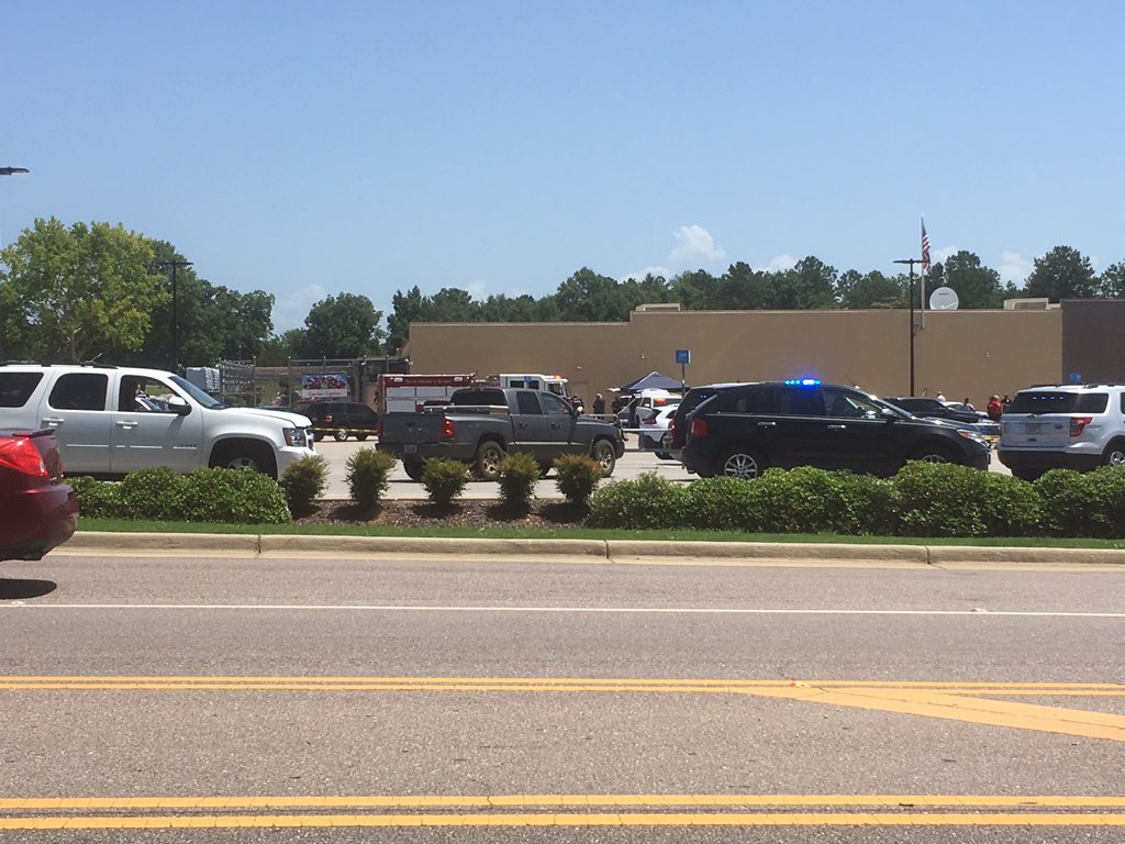 Tiroreo  en Alabama (Foto: Twitter/DWallaceTV)