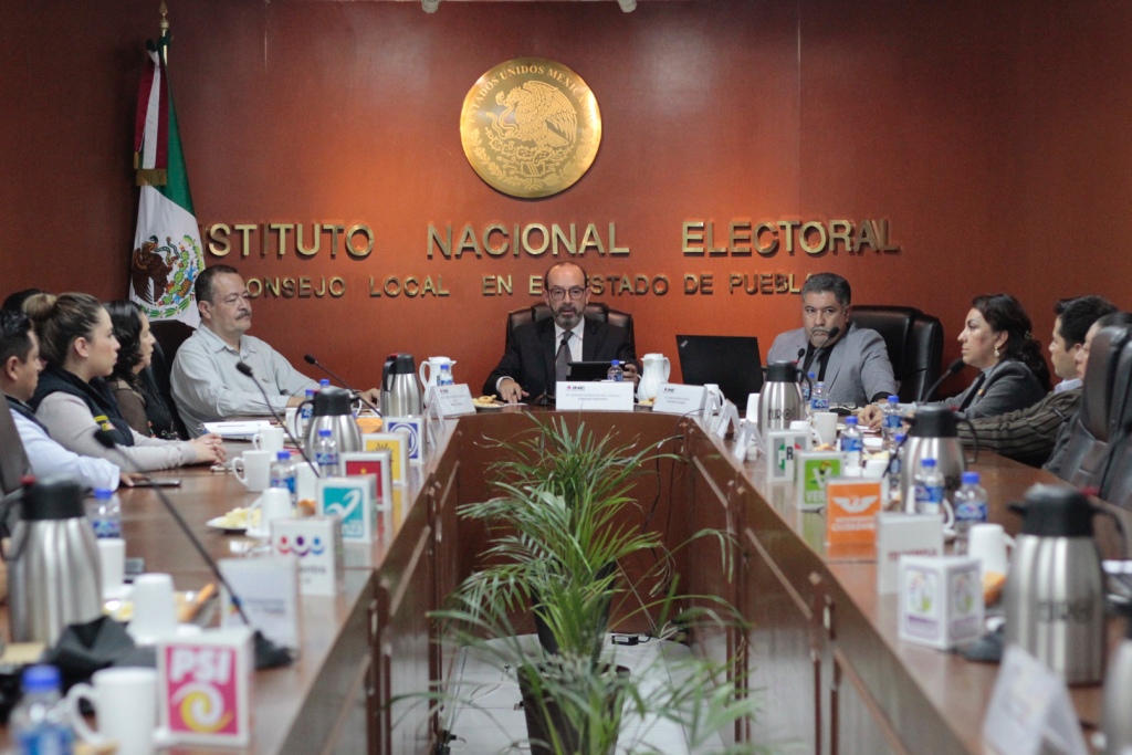 La agenda pública que los candidatos al gobierno del estado presentan ante el INE revela sus cierres de campaña.