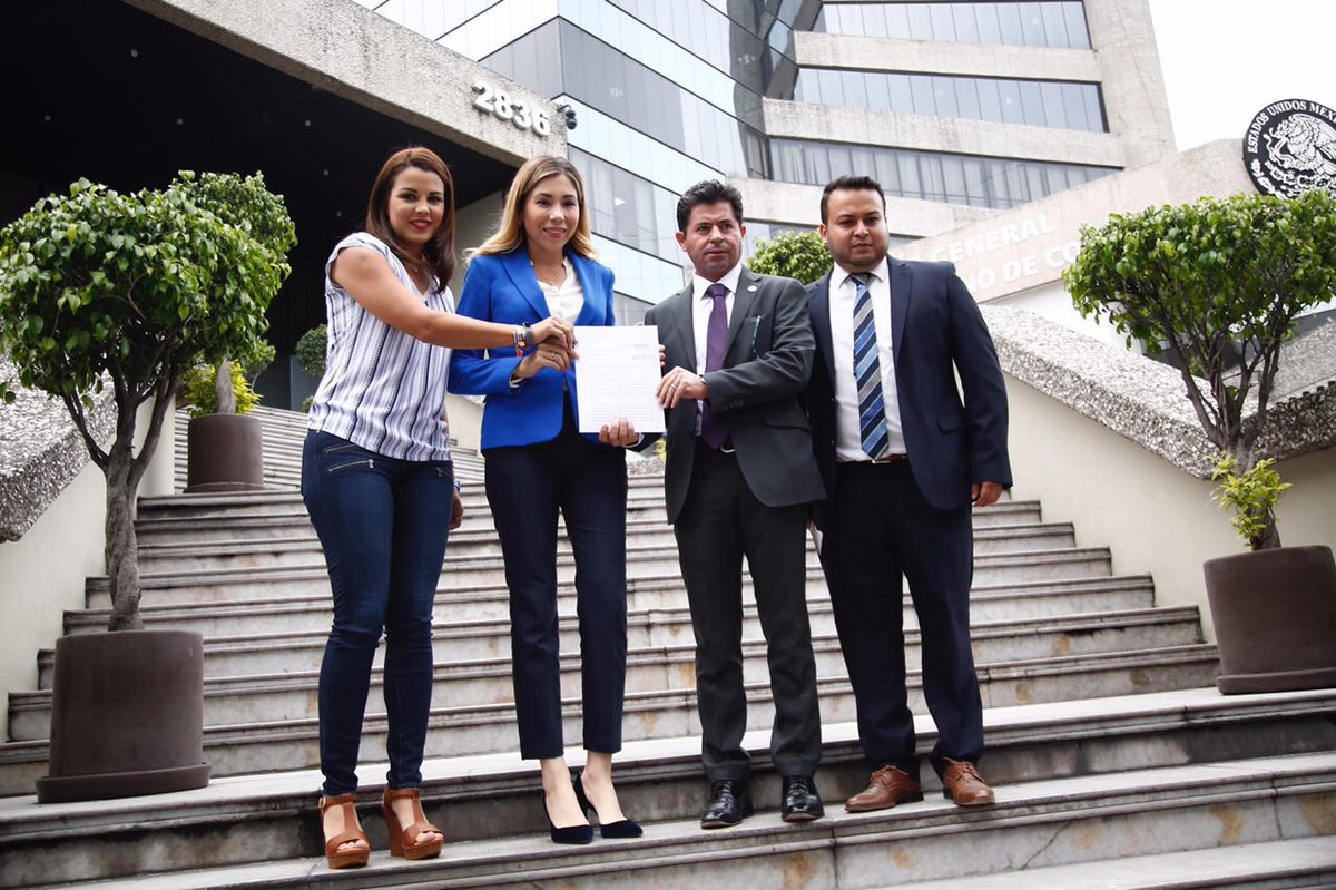 Legisladores del PAN denunciaron ante la Fepade a Miguel Riquelme por la supuesta compra del voto.