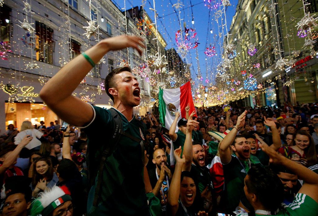 Afición mexicana en festejo  (Reuters)