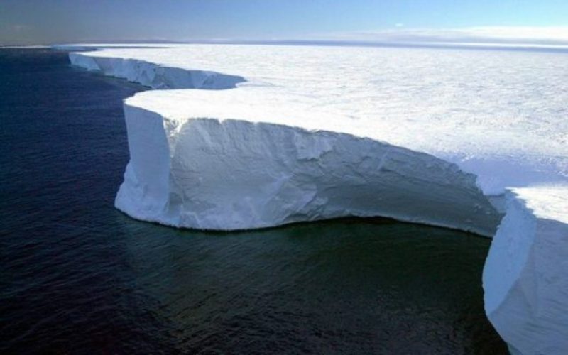 La elevación la detectaron sensortes GPS en el Mar de Amundsen (Reuters)