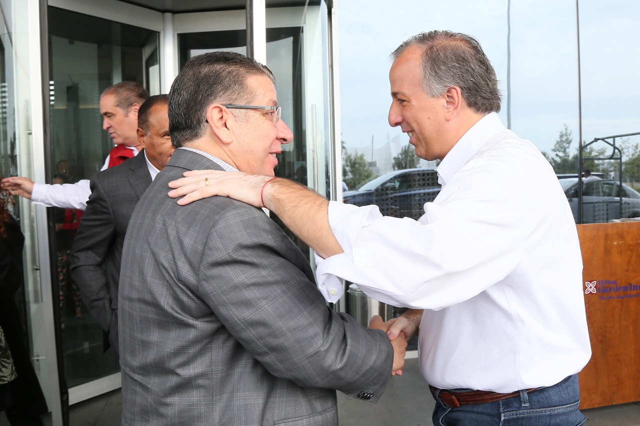 José Antonio Meade, candidato del PRI a la presidencia de México, se reunió con Enrique Doger, aspirante a la gubernatura de Puebla.