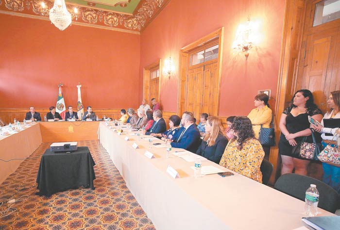 Los temas fueron abordados en un encuentro que tuvo lugar en el salón Rojo del Palacio de Gobierno.