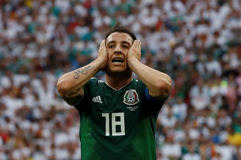 Andrés Guardado durante partido ante Alemania (EFE)