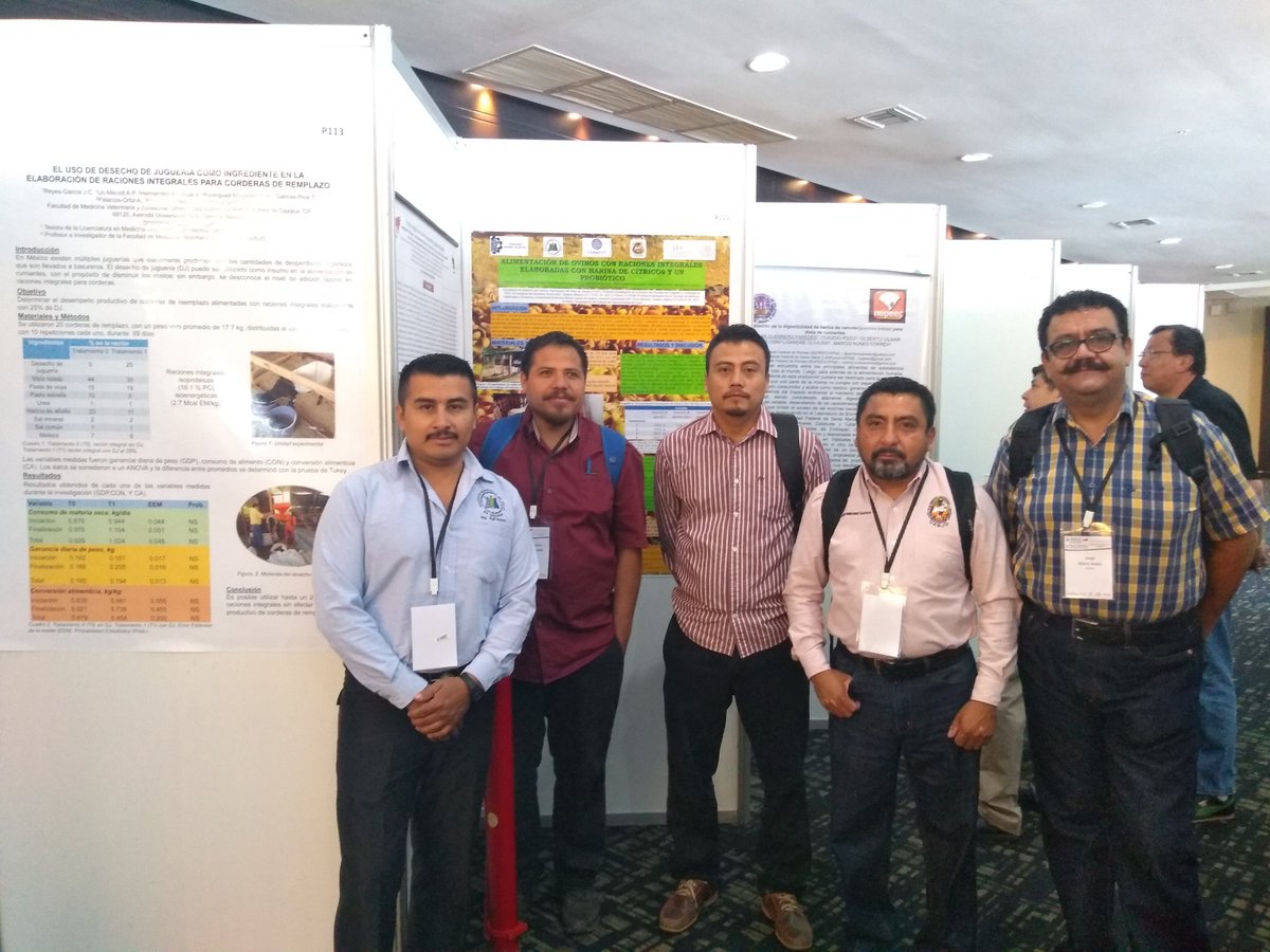El catedrático fue premiado en Ecuador por su proyecto. (UABJO)