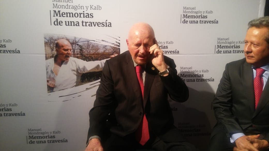 A la presentación del libro de Manuel Mondragón acudió el vocero de la Presidencia, Eduardo Sánchez. (Francisco Mejía)