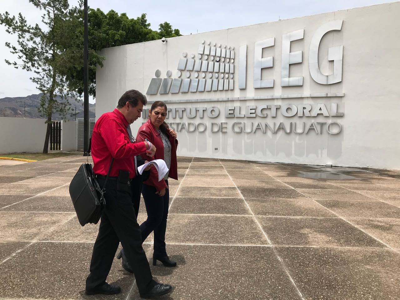 Priistas ante IEEG presentan denuncias. (Foto Carlos Olvera)