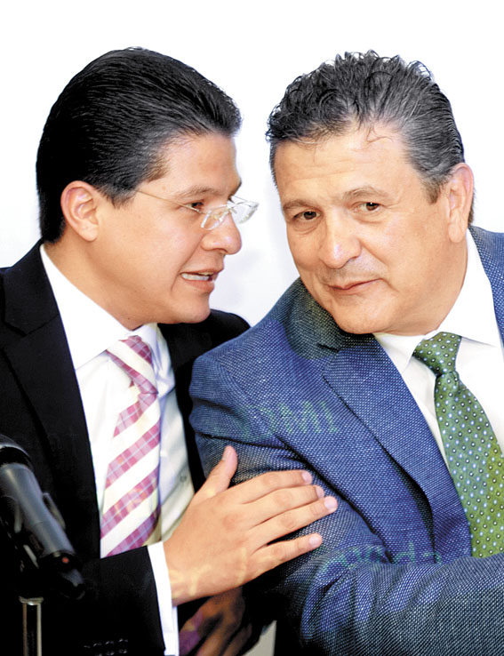 Uriel Joffre Vega y Enrique González, directivos del organismo. (Araceli López)