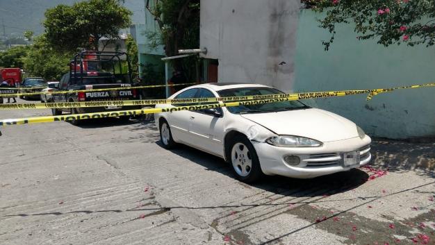 El automóvil fue localizado en la colonia Sierra Ventana. (Francisco Zuñiga)