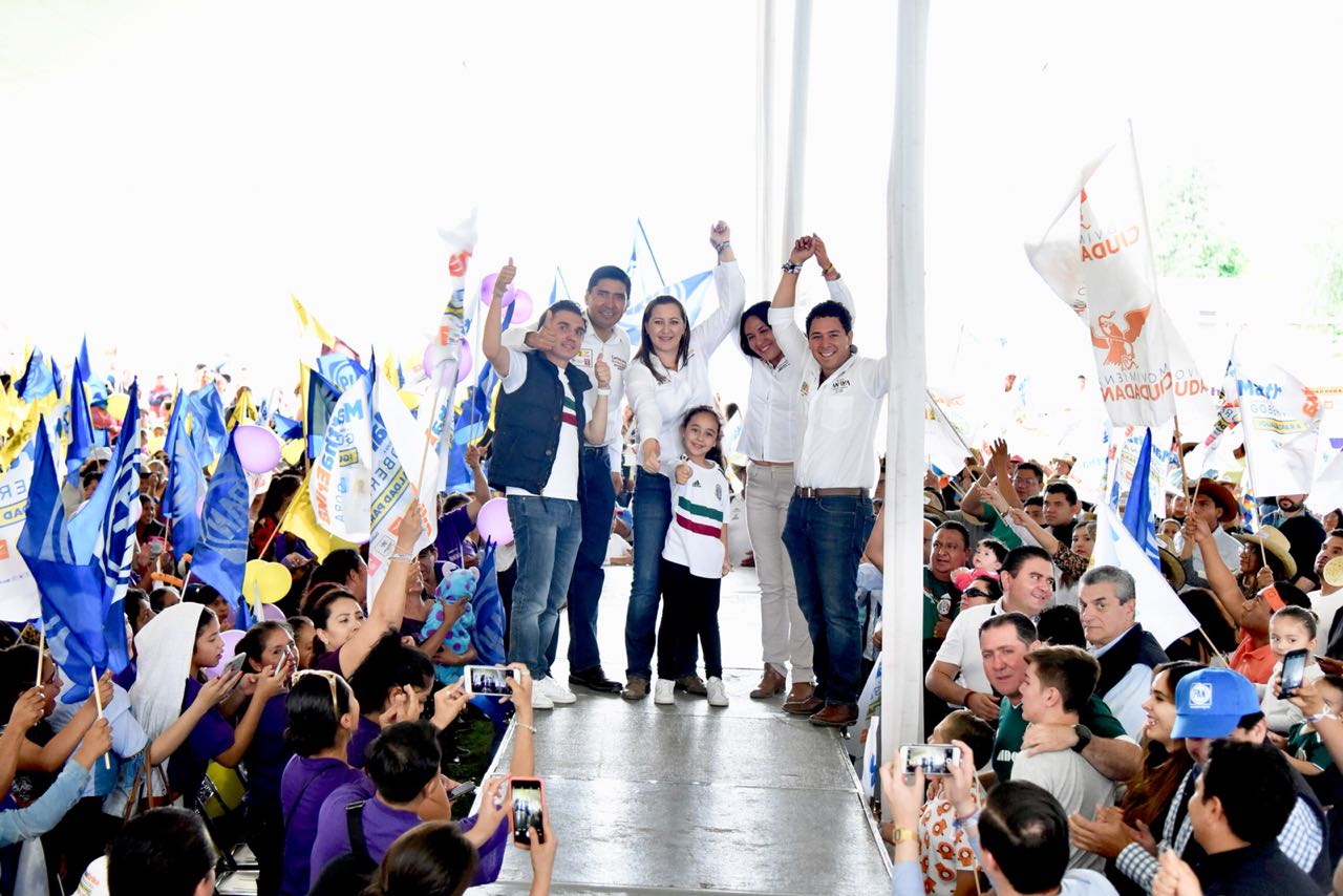 Martha Erika Alonso, candidata de la coalición "Por Puebla al Frente" en Juan C. Bonilla. (Especial)