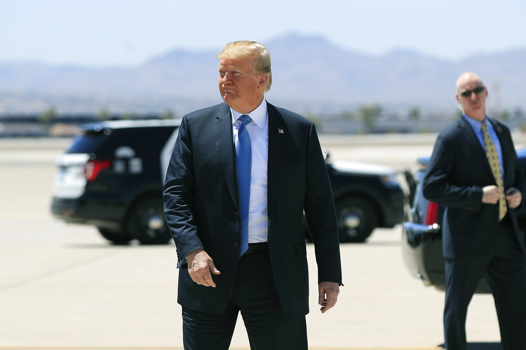 Trump llegando al Aeropuerto Internacional McCarran en Las Vegas. (Foto: AP)