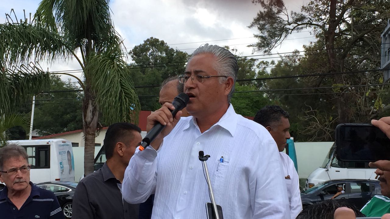 Alejandro Vera, ex rector de la UAEM, declinó a favor de Cuauhtémoc Blanco, candidato a gobernador de Morelos por la coalición 'Juntos Haremos Histori