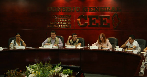 La CEE desconoció la retención de funcionarios en CNOP. (Foto: Roberto Alanís)