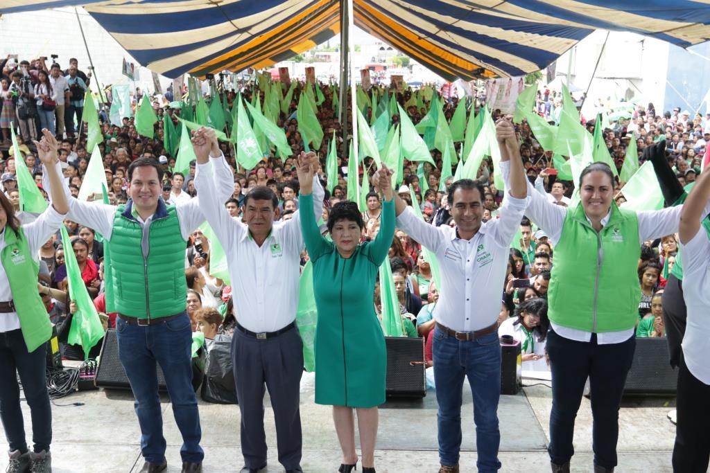 Chaín aseguró que reforzará la seguridad, la formación académica en los niveles básico y medio. (Especial)